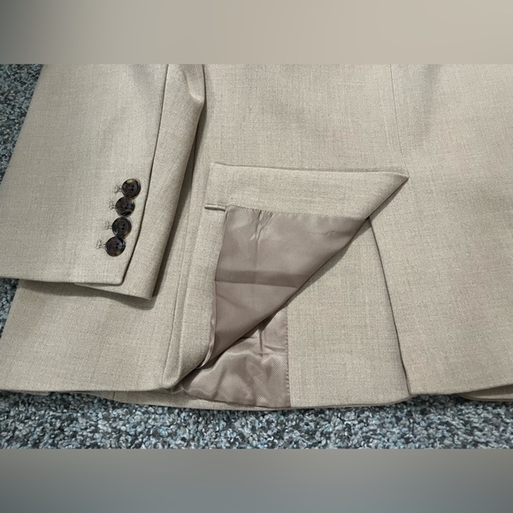 Banana Republic Women’s Classic Blazer - Picture 11 of 15